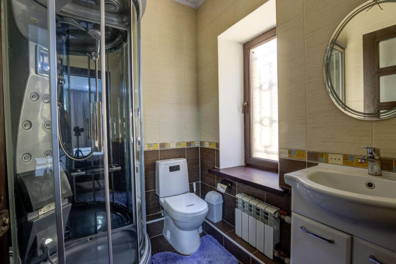 Opera Bed&Breakfast Bishkek Exterior foto