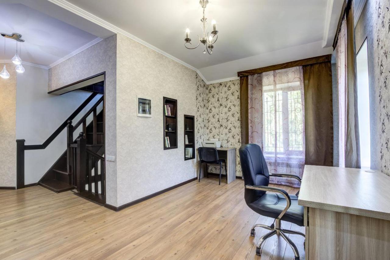 Opera Bed&Breakfast Bishkek Exterior foto