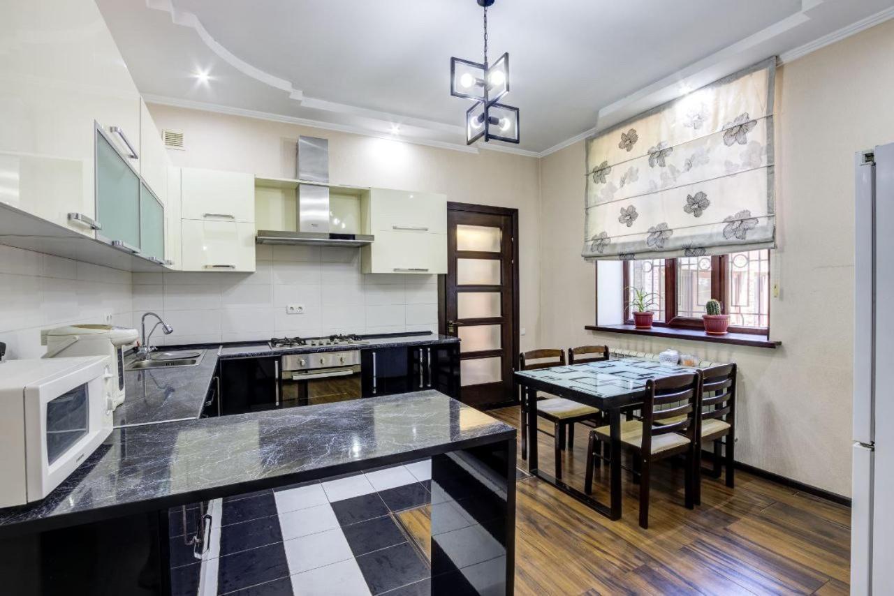 Opera Bed&Breakfast Bishkek Exterior foto